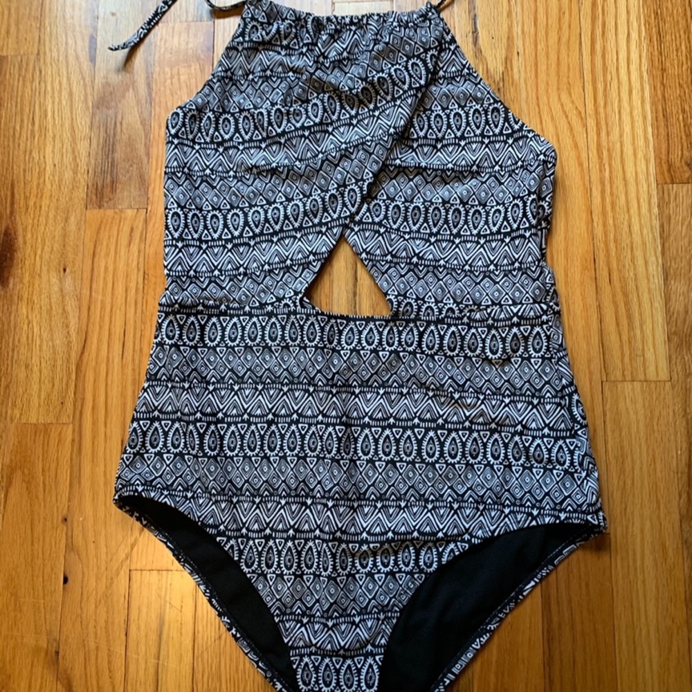 One piece bathing suit